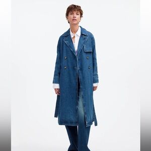 Madewell Denim Double-Breasted Crop Trench Coat in Ravenwood Wash